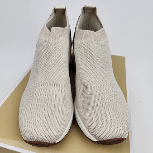 Michael Kors Women's Mabel Slip On Trainer Stretch Knit Color Pale Gold New - Picture 2 of 6